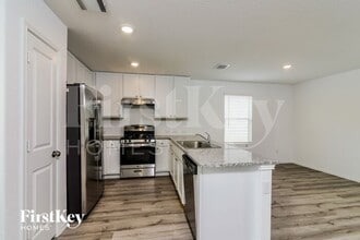 10211 Devon Wheel St in San Antonio, TX - Building Photo - Building Photo