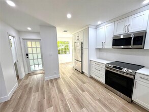 4525 Bougainvilla Dr in Lauderdale-by-the-Sea, FL - Foto de edificio - Building Photo