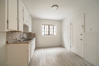 17601 Santa Rosa Dr in Detroit, MI - Building Photo - Building Photo