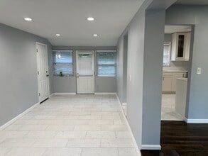 3565 Crooks Rd in Troy, MI - Building Photo - Building Photo