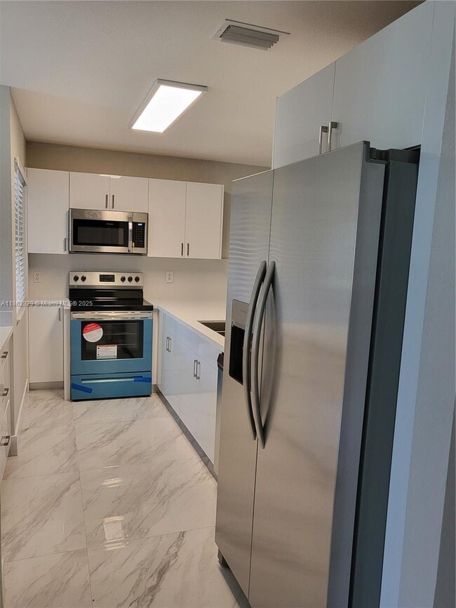 22721 SW 88th Pl in Cutler Bay, FL - Building Photo - Building Photo