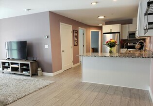 34 Mill Commons Dr, Unit #113 in Scarborough, ME - Foto de edificio - Building Photo