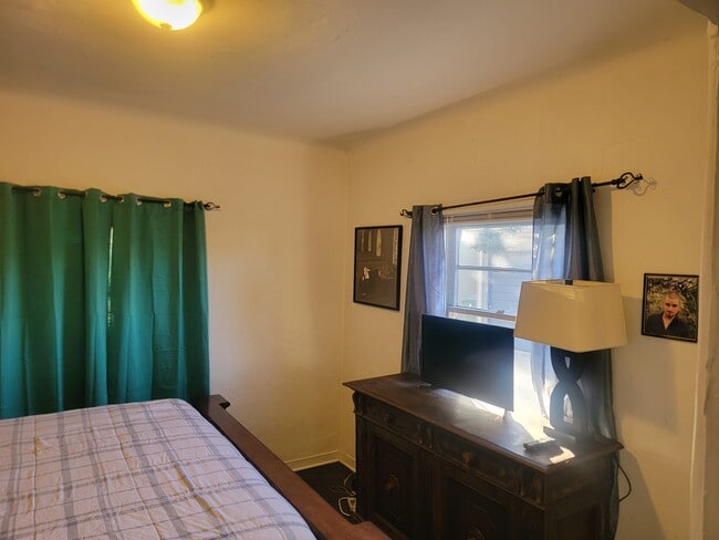 1505 S Sierra Bonita Ave in Los Angeles, CA - Building Photo - Building Photo