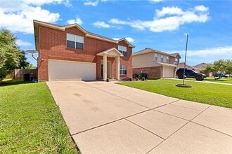 520 Del Mar Dr in Ponder, TX - Building Photo - Building Photo