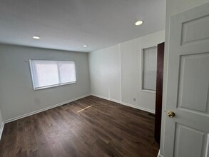 8222 S Marshfield Ave, Unit 1 in Chicago, IL - Foto de edificio - Building Photo