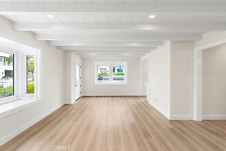 438 Acacia Ave, Unit 2100-102 in Newport Beach, CA - Building Photo - Building Photo
