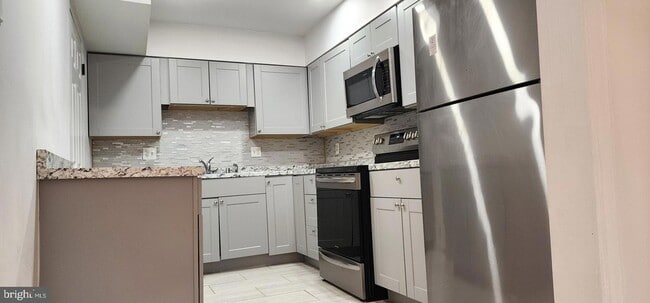 7902 San Leandro Pl in Alexandria, VA - Building Photo - Building Photo