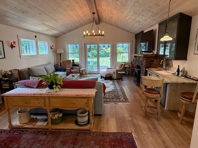 61 Mansfield Ave in Burlington, VT - Building Photo - Building Photo