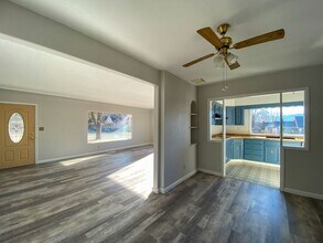 300 E Lake St in Mount Shasta, CA - Building Photo - Building Photo