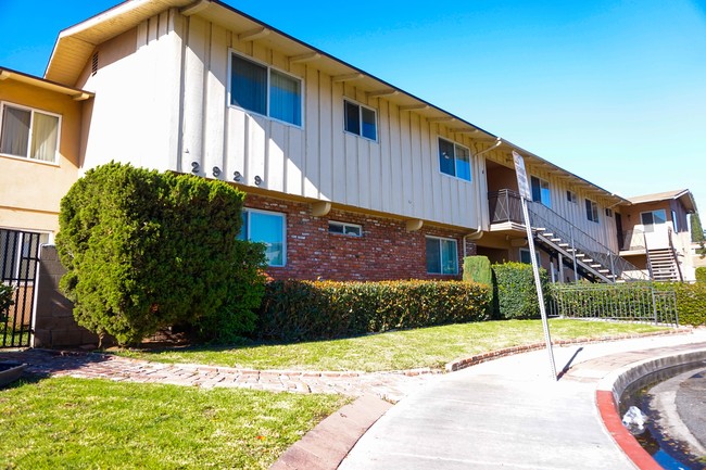 2929 W Rosecrans Ave in Gardena, CA - Foto de edificio - Building Photo