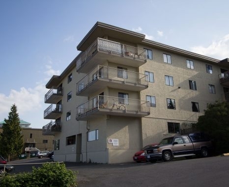 Sand Dollar Manor in Nanaimo, BC - Building Photo