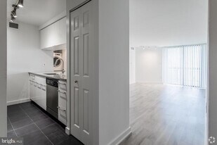 601 24th St NW in Washington, DC - Building Photo