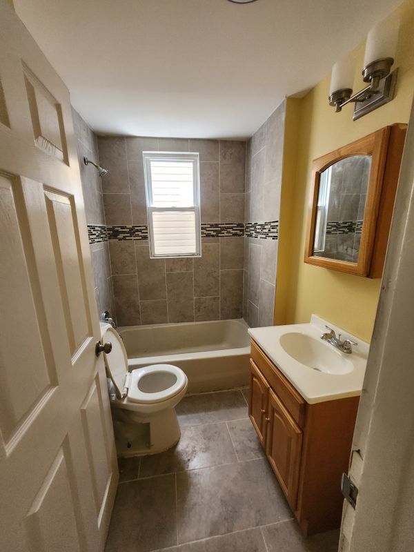 1025 Anna St in Elizabeth, NJ - Building Photo - Building Photo