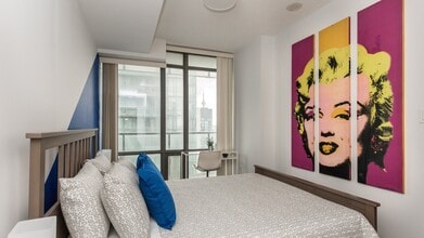 37 Grosvenor St in Toronto, ON - Building Photo - Building Photo