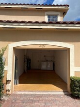 4189 Crystal Lake Dr in Deerfield Beach, FL - Building Photo - Building Photo