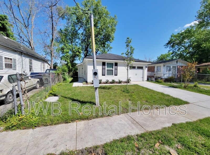 2107 Baldwin St in Jacksonville, FL - Building Photo