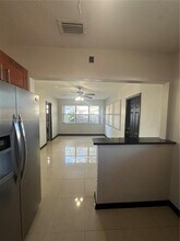 2421 N 57th Terrace in Hollywood, FL - Foto de edificio - Building Photo