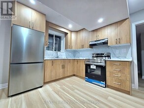 54 McLaughlin St in Welland, ON - Building Photo - Building Photo