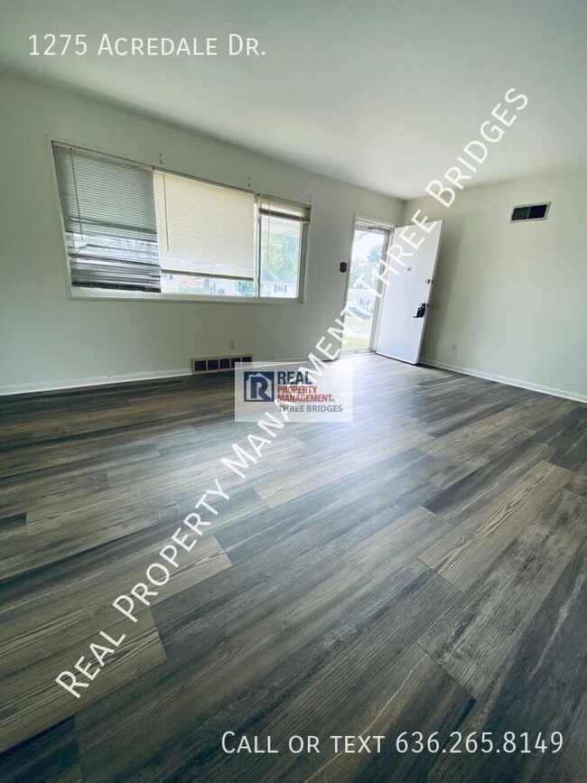 1275 Acredale Dr in Florissant, MO - Building Photo - Building Photo