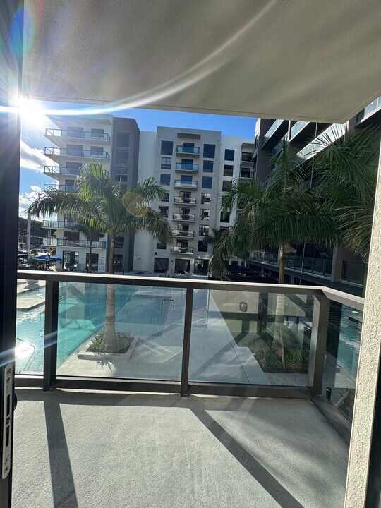 1655 NW 124th St, Unit 522 in North Miami, FL - Foto de edificio