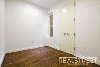 911 Jefferson Ave in Brooklyn, NY - Building Photo - Building Photo
