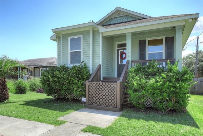 1413 Kirwin St in Galveston, TX - Building Photo - Building Photo