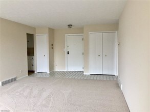 2202 Acacia Park Dr-Unit -2603 in Lyndhurst, OH - Building Photo - Building Photo