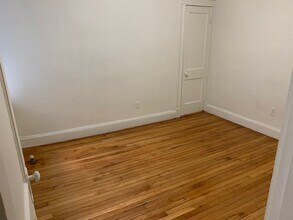 1108 Boylston St, Unit 6 in Boston, MA - Foto de edificio - Building Photo