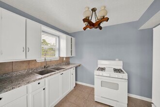 1009 Beverly Ave in Pasadena, TX - Building Photo - Building Photo