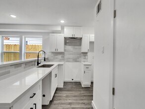 6742 Madrid St in Houston, TX - Building Photo - Building Photo