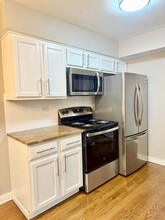 2342 Old Kings Ct in Schaumburg, IL - Building Photo - Building Photo