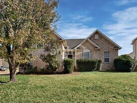 2365 Edencrest Dr in Nashville, TN - Building Photo