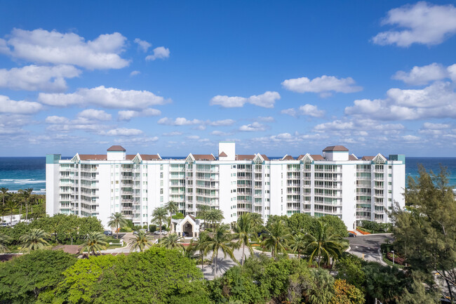 Presidential Place Condominiums in Boca Raton, FL - Building Photo - Building Photo