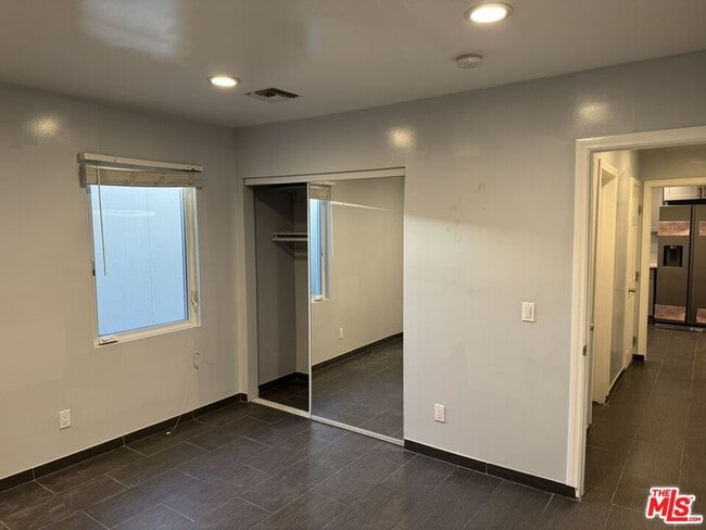 15746 Magnolia Blvd in Los Angeles, CA - Building Photo - Building Photo