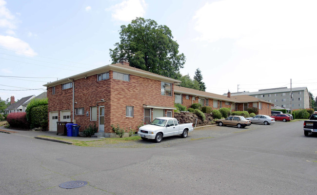 126-138 NE 59th Ave in Portland, OR - Foto de edificio - Building Photo