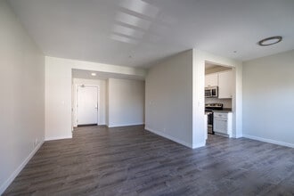 Lake Park Terrace Apartments in Oakland, CA - Foto de edificio - Interior Photo
