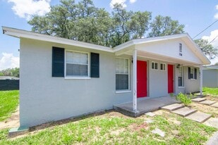 104 Karde Ln in Brandon, FL - Building Photo