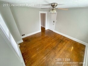 277 Lyndhurst Pl in Lexington, KY - Building Photo - Building Photo