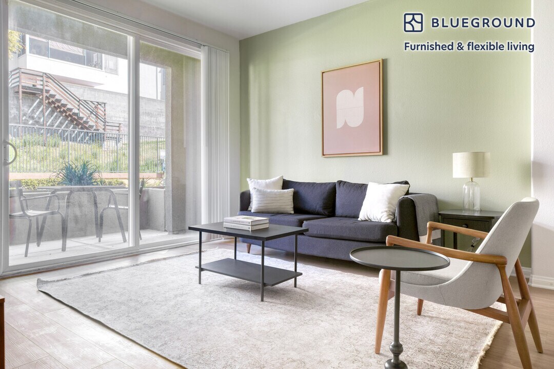 8700 Pershing Dr in Los Angeles, CA - Building Photo