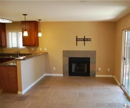 207 Westlake Dr in San Marcos, CA - Building Photo - Building Photo