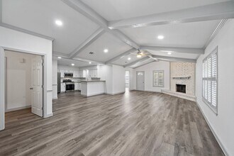 1714 Huge Oaks St in Houston, TX - Building Photo - Building Photo