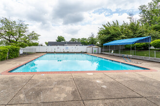 Excelsior Mid-Rise Condominium in Philadelphia, PA - Building Photo - Building Photo