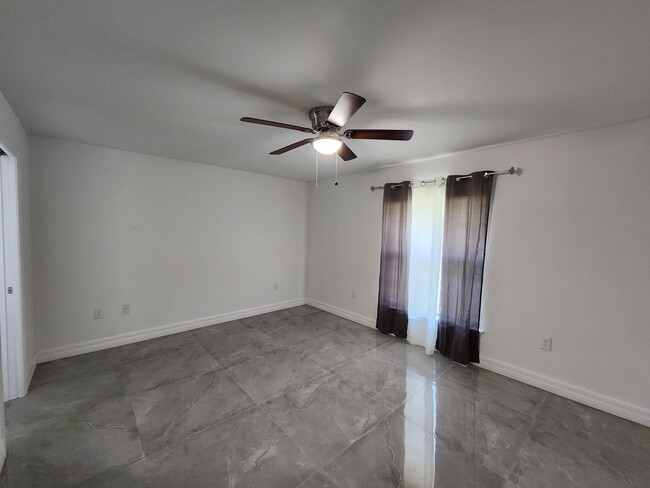 4020 36th St SW in Lehigh Acres, FL - Building Photo - Building Photo