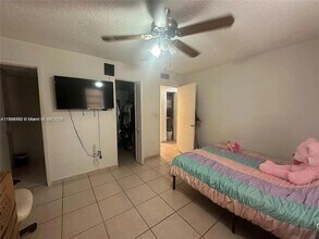 6780 W 2nd Ct in Hialeah, FL - Foto de edificio - Building Photo