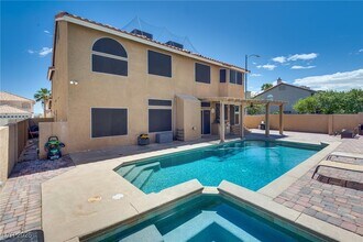 3913 Diamond Ridge St in Las Vegas, NV - Building Photo - Building Photo