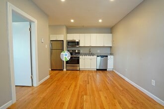 1200 Commonwealth Ave in Boston, MA - Building Photo - Building Photo