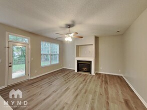 6053 Shining Oak Ln in Charlotte, NC - Building Photo - Building Photo