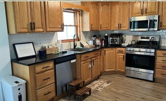 22 Holt Rd in Hyde Park, NY - Building Photo