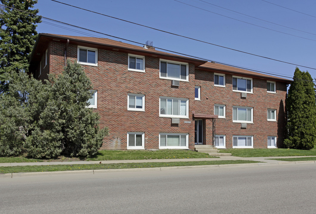 Bromley Apartments in South St. Paul, MN - Foto de edificio