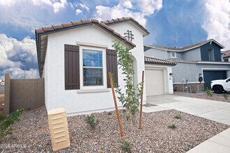 831 W Finch Dr in Queen Creek, AZ - Building Photo - Building Photo